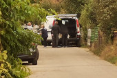 Tela svirepo ubijenih Đokića dopremljena u selo Moravac: Jauci majke za sinom, unukom i snajom (VIDEO)