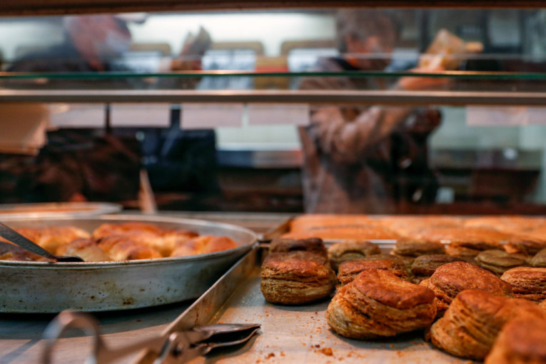 "Jedeš li ga s mirom": Jedna pekara u Podgorici oduševila svojim potezom (FOTO)