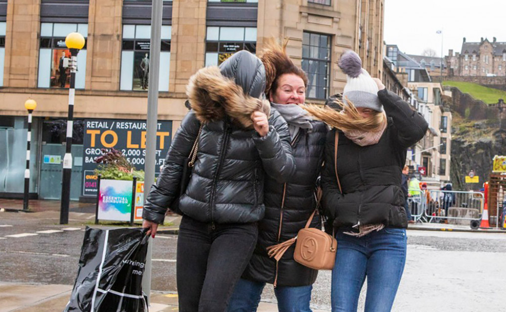 Meteo-alarmi se usijali! Čeka nas ekstremno hladan i maglovit vikend, a ljudi sa ovim oboljenjima neka se posebno pričuvaju