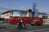 Užas na Novom Beogradu: Tramvaj udario invalida u kolicima (VIDEO)