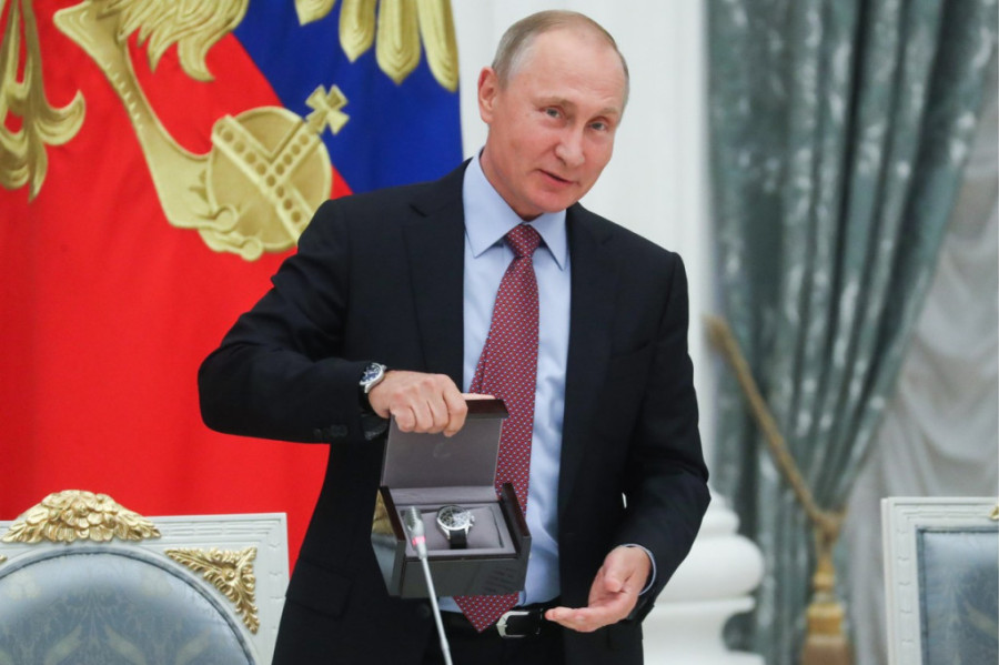 Neobične lokacije i nesvakidašnji pokloni: Kako Vladimir Putin proslavlja svoje rođendane (FOTO)