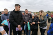 Baka krenula u grob za ubijenom Lidijom: Potresni detalji sa sahrane Đokića