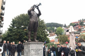 Užičani postali bogatiji za još jedno obeležje: Legendarni trubač Mića Petrović dobio spomenik (FOTO)