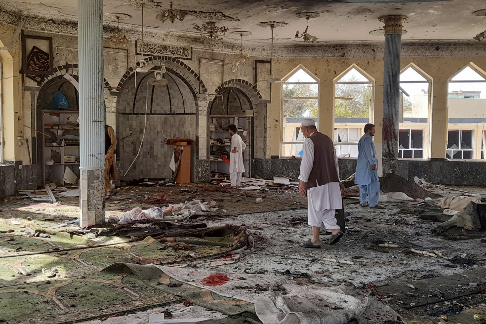 Zastrašujući prizori u Kunduzu: Za napad u džamiji odgovoran bombaš samoubica, stradalo više od 50 ljudi