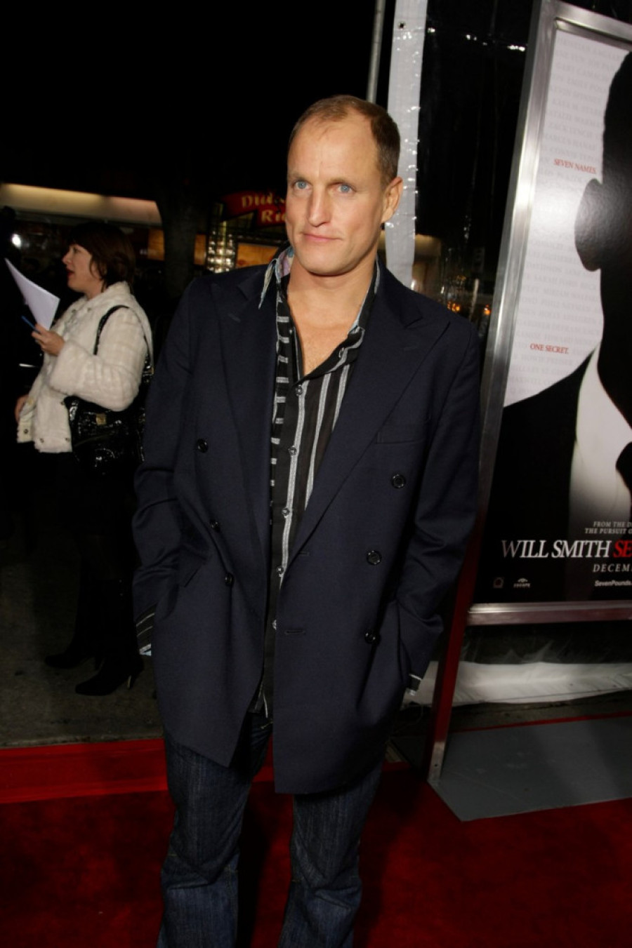 Glumac nasrnuo na muškarca u noćnom provodu! Hitno reagovala policija