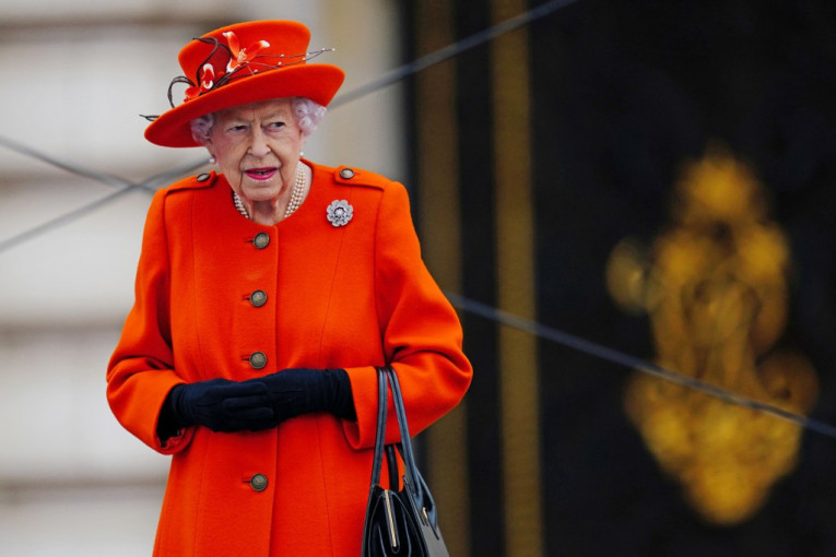 Bi-Bi-Sijeva objava o kraljici Elizabeti i Africi razbesnela korisnike interneta (VIDEO)