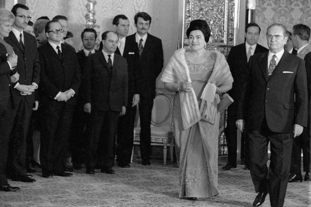 Tito bio oženjen maloletnicom! Imala je samo 15 godina, a dobili su i sina! Ona mu je bila prva supruga