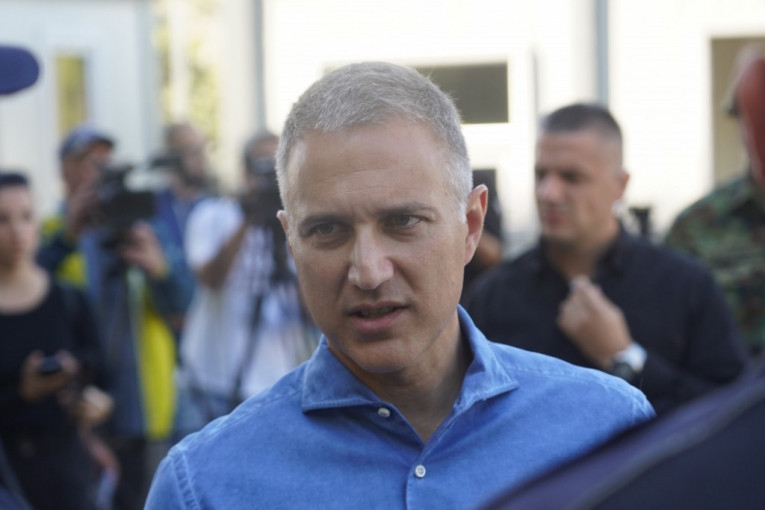 Stefanović sazvao konferenciju za medije, pa pobegao od novinara