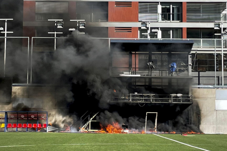 Požar uživo pred utakmicu Engleske: Zapalio se stadionu u Andori (FOTO/VIDEO)