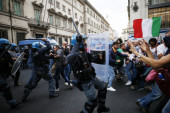 Protesti u Italiji zbog zelenih propusnica eskalirali: Policija lišila slobode 12 osoba