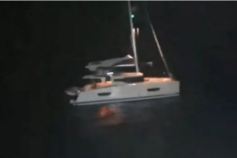 Velika akcija na Jadranskom moru: Havarija usred noći, potonuo brod - traže se preživeli!