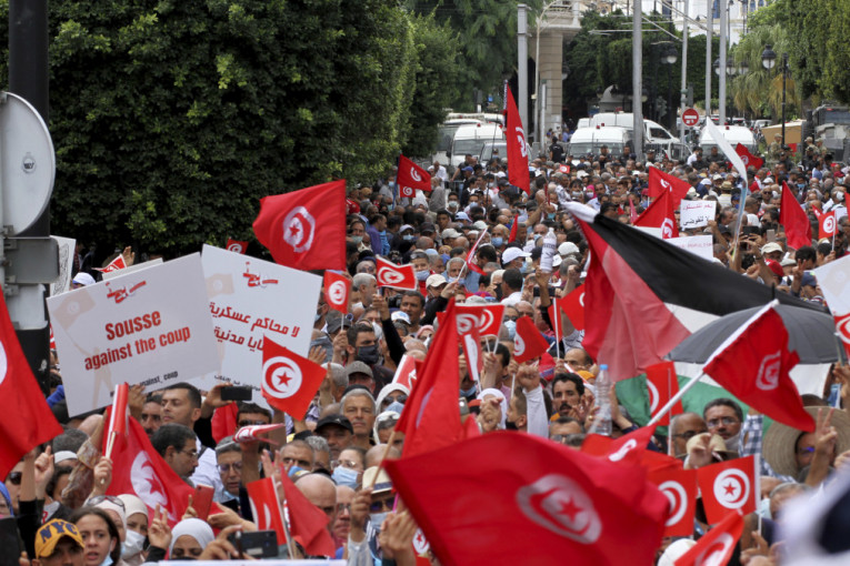 Novi protesti protiv predsednika Sajeda: Hiljade građana Tunisa na ulicama