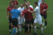 Novi skandal u srpskom fudbalu: Trener golmana Slobode pesnicom udario svog šefa struke, pa pobegao sa stadiona (VIDEO)