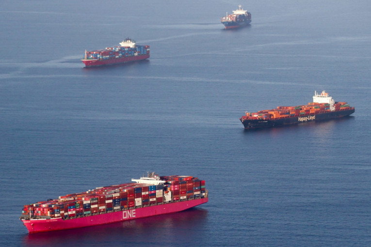 Pucnjava u Adenskom zalivu: Pirati napali iranski tanker, mornarica reagovala