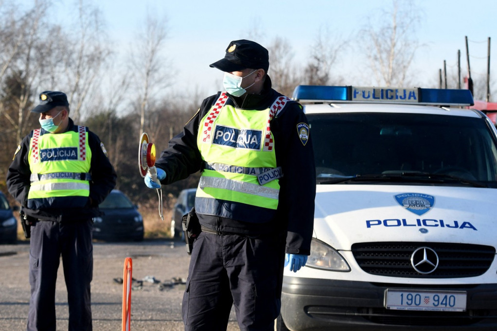 Jeziva nesreća na Jadranskoj magistrali: Automobil sleteo s puta u provaliju, poginula žena!