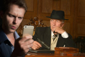Stariji članovi mafije u problemima: Naslednici su mekši, gluplji, nisu pouzdani jer stalno kuckaju po telefonu!