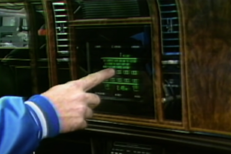 Daleko ispred svog vremena: Jedan auto je još 1986. imao ekran osetljiv na dodir (VIDEO)