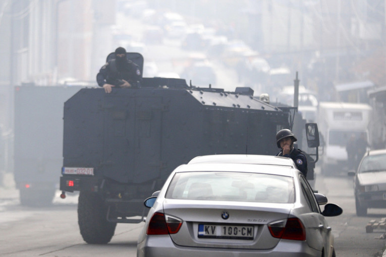 Region pomno prati dešavanja u Kosovskoj Mitrovici: "Šok bombama intervenisali protiv građana"