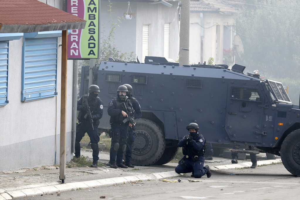 Priština sprema juriš na barikade: Albanci najavili sukobe, zovu KFOR u pomoć