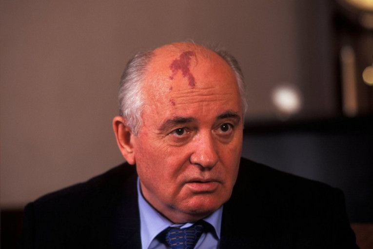 Raisi s ljubavlju: Bivši ruski predsednik Gorbačov snimio je CD s pesmama posvećenim njegovoj pokojnoj supruzi (VIDEO)