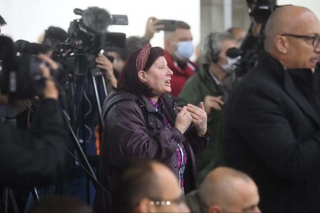 Srbi sa KiM tražili od Vučića da pošalje vojsku, predsednik apelovao  da se izbegne nasilje ali da će država biti uz njih! (FOTO)