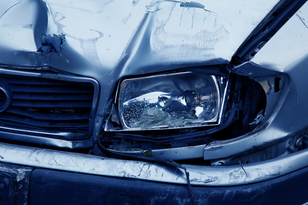 Saobraćajna nezgoda u Novom Sadu: Povređena devojčica (6) i žena (28)