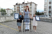 Najviša žena sveta je Turkinja Rumesa Gejgi visoka 215,16 santimetara
