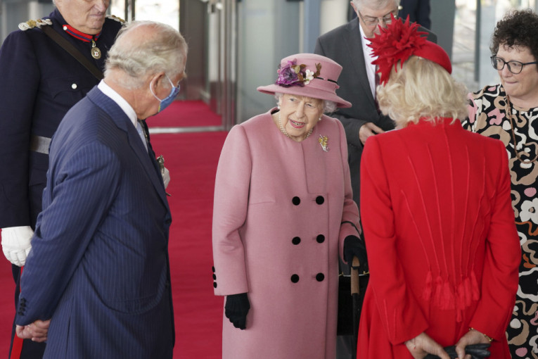 Prozvala svetske lidere: Razgovor kraljice Elizabete slučajno snimljen