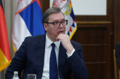 "Uvek ćemo pamtiti njegov jedinstveni glas i talenat": Predsednik Vučić se oprostio od Marinka Rokvića