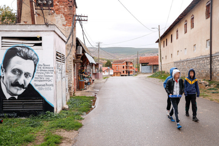 Tema nedelje: Srpska enklava bez imena - kako žive okupirani Srbi u Velikoj Hoči (FOTO/VIDEO)