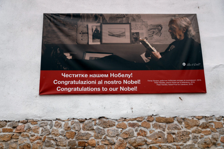 Tema nedelje: Srpska enklava bez imena - kako žive okupirani Srbi u Velikoj Hoči (FOTO/VIDEO)