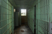 Dinamitom "ušli" u dvorište zatvora: 800 zatvorenika iskoristilo priliku i napustilo objekat