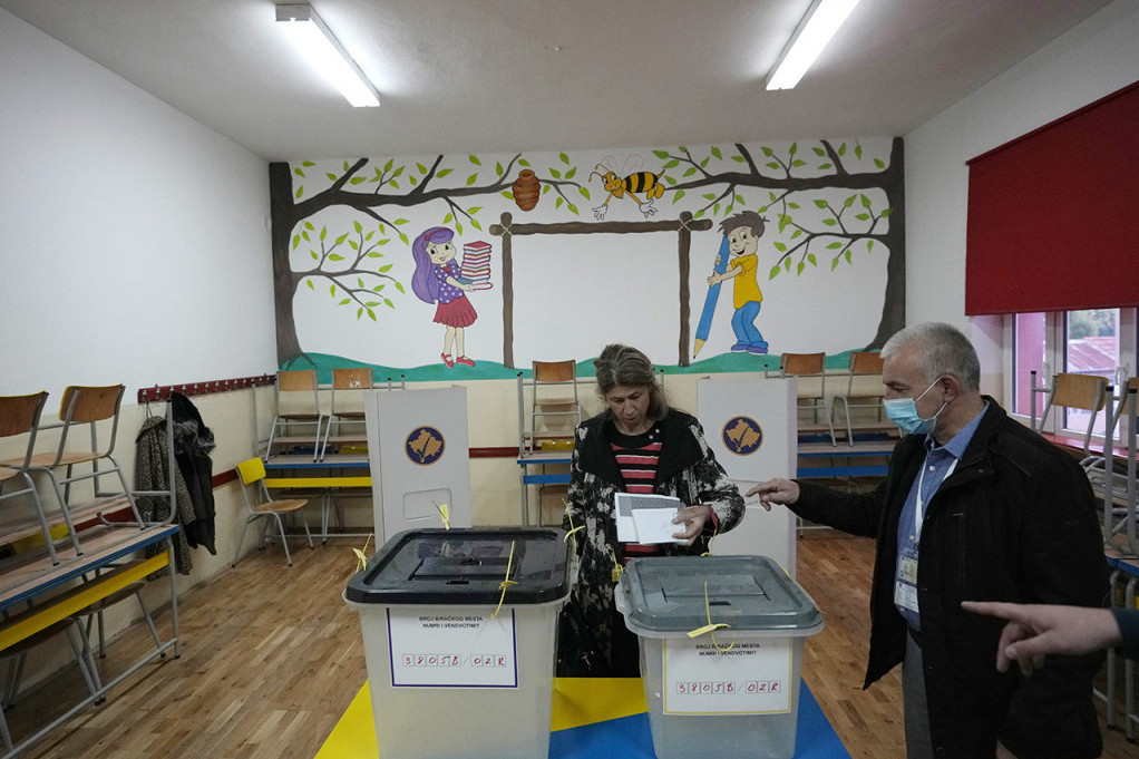 Drugi krug lokalnih izbora na KiM: Izlaznost 38 odsto, najveća u Klokotu (FOTO)