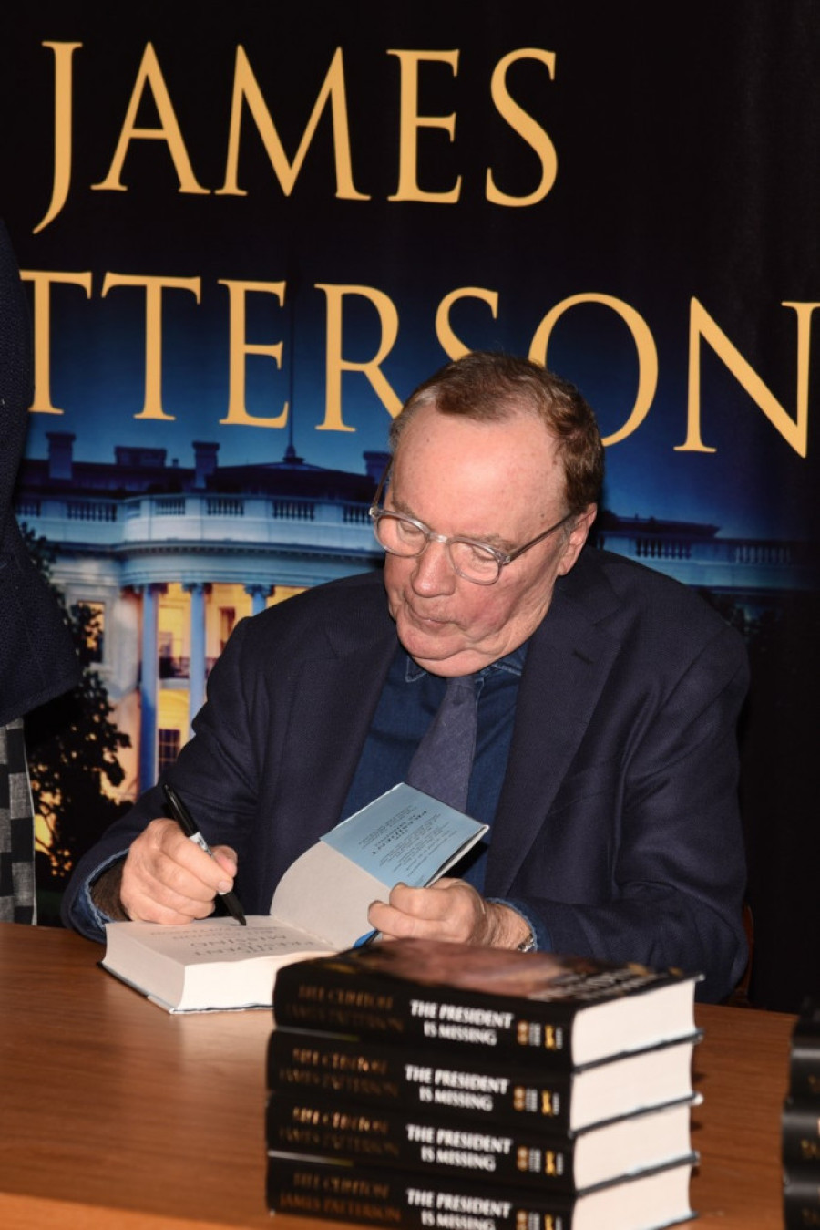 Najčudnija književna ličnost koju je svet ikada video: Pisac „aerodrom romana“ koga Stiven King smatra užasnim