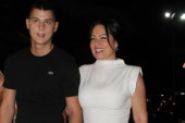Sin Zlate Petrović se provodi sa maminom koleginicom: Ova pevačica je u pitanju! (FOTO)