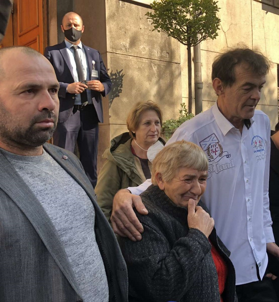 "Lekari su rekli da mi je dete mrtvo i izbacili su me iz bolnice": Ispovest Milice iz Kruševca koja je posle 40 godina pronašla sina