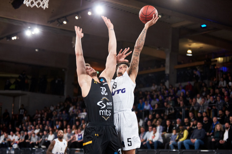 Partizan silan na startu Evrokupa! Crno-bela šuterska klinika u Hamburgu