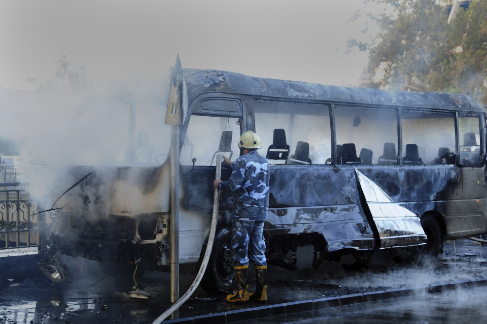 Eksplozija u autobusu u Damasku! Najmanje 13 mrtvih (VIDEO)