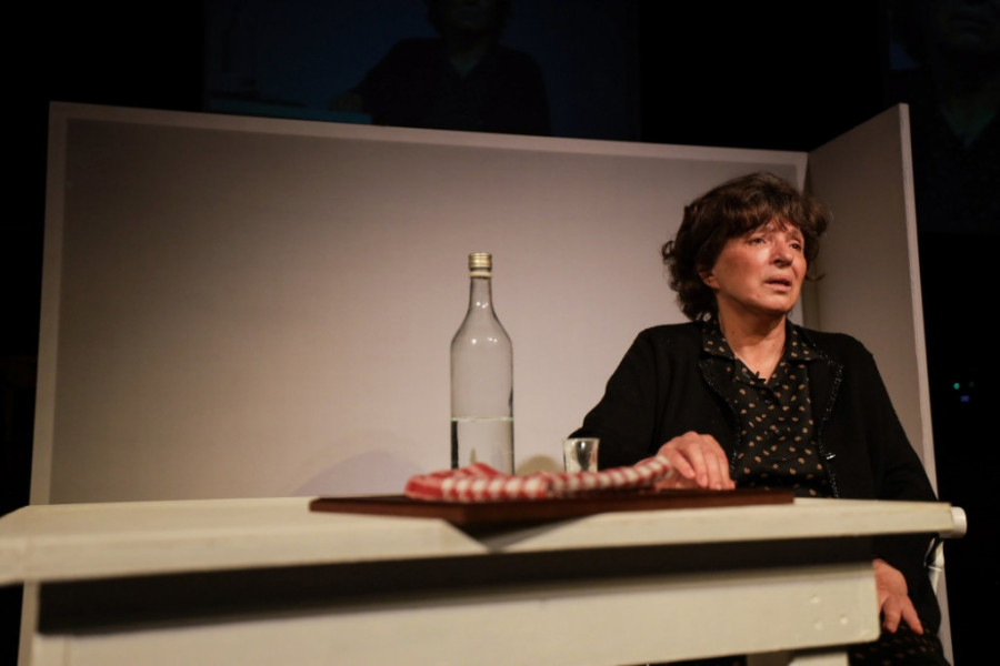 Suze na premijeri „Petrijinog venca“: Mirjana Karanović maestralna u ulozi života (FOTO)