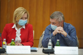 Direktorka Batuta rešila dilemu: Da li i kada treba staviti masku tokom glasanja!