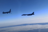 Ruski suhoji oterali američke bombardere iznad Crnog mora (VIDEO)