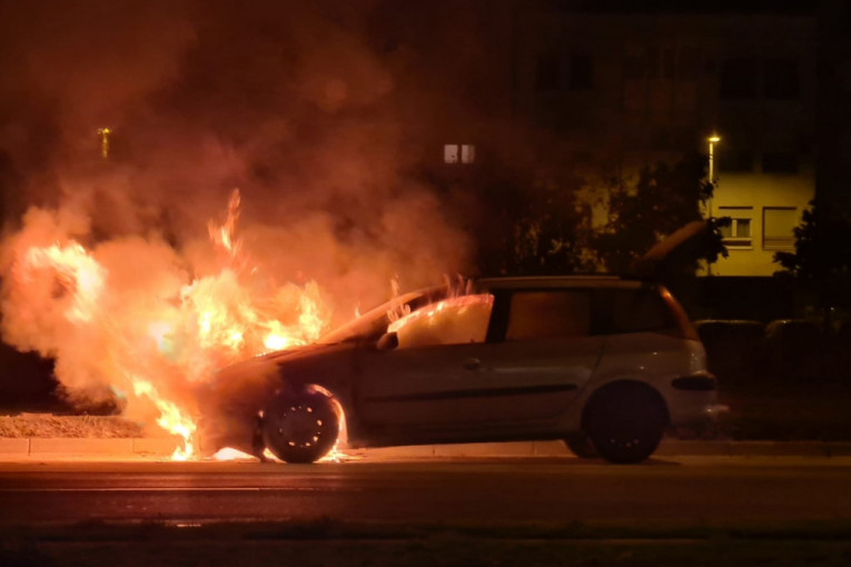 Uhapšen mladić (27) iz Pančeva: Polio auto i zapalio ga, pa pobegao - vatra se brzo proširila!