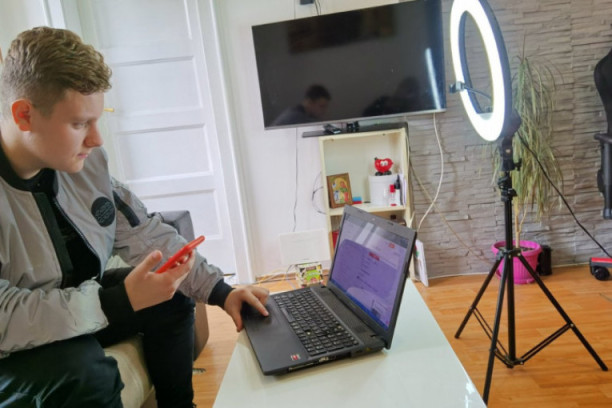 Poznati influenser Cane upozorava: Deca bez razmišljanja probaju opasne trendove sa mreža, roditelji postoji rešenje!