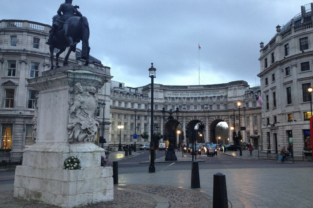 Najskuplja slika u istoriji nakon jednog veka stigla kući: Portret koji je izazivao histeriju