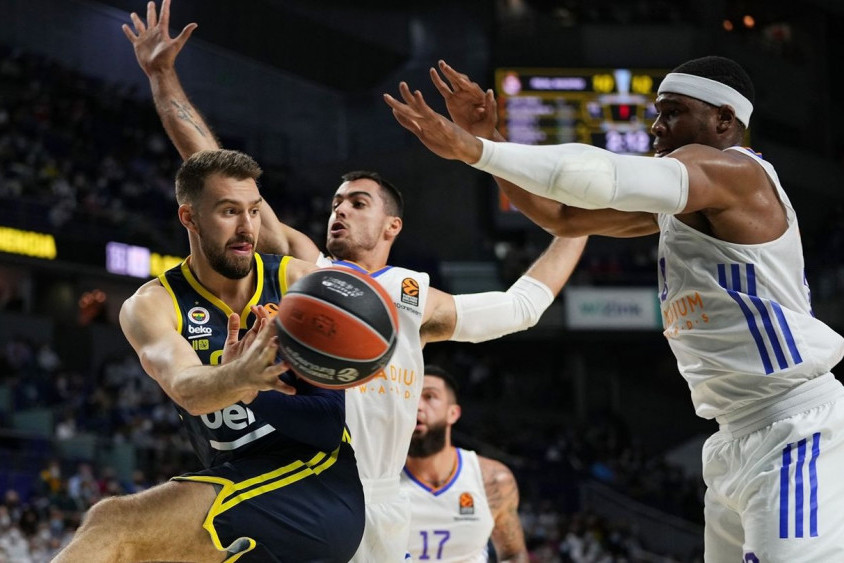 Saletov Fener izgubio dobijeno u Madridu, evropski prvak konačno slavio, povratnik Lučić doneo pobedu Bajernu