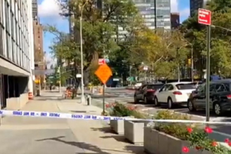 Policija hitno stigla na lice mesta: Sumnjiv paket u blizini zgrade Ujedinjenih nacija (VIDEO)