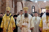 "Dolazak u Srpsku veliki blagoslov" Patrijarh Porfirije služio liturgiju u manastiru Miloševac