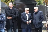 Porodica i prijatelji odali 40-dnevni pomen Dudi, tužna lica na Novom groblju (FOTO)