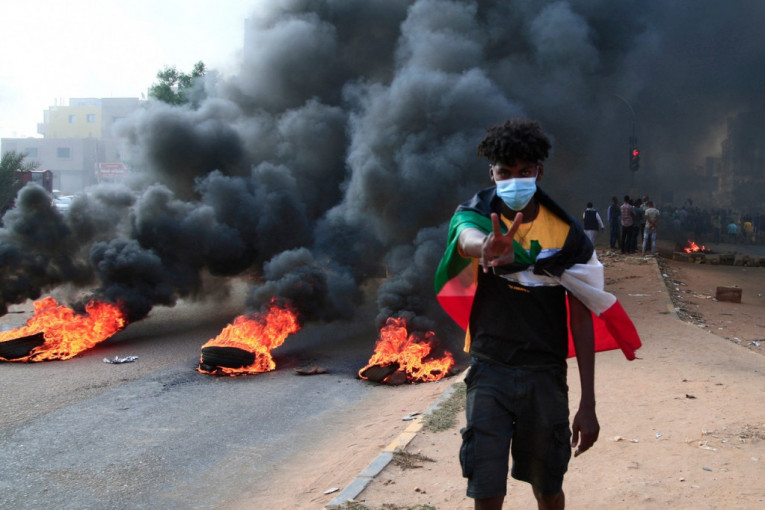 Vanredno stanje i haos u Sudanu: Šta je sve dovelo do puča? (VIDEO)