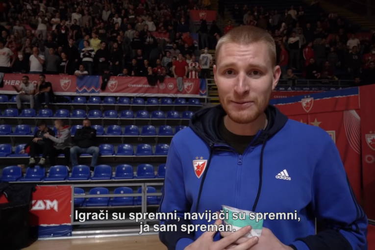 Zvezdin košarkaš kao novinar: Pogledajte kako izgleda dan utakmice iz ugla Erona Vajta (VIDEO)